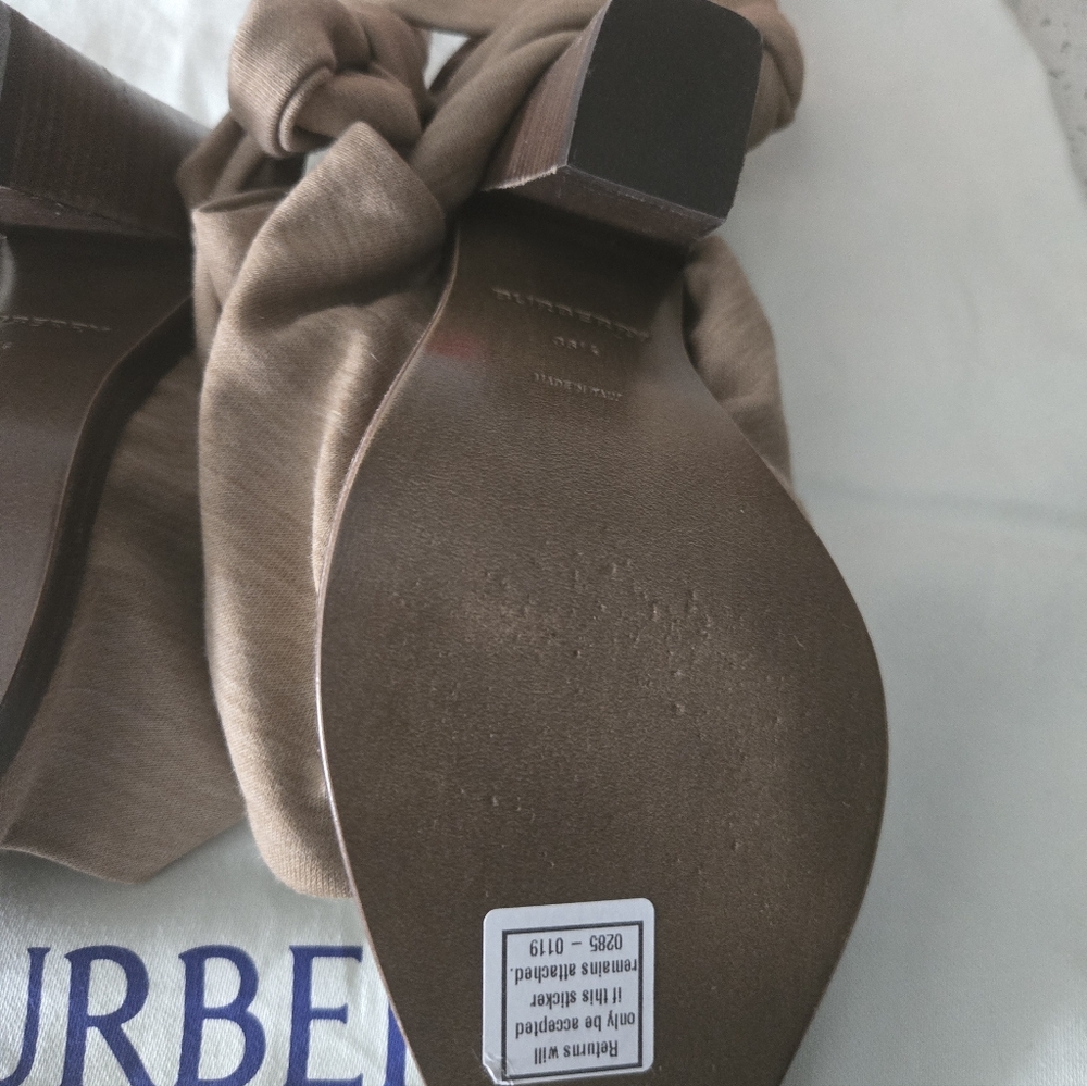 Burberry Slingback Pumps Size 6.5 (36.5) With Dust Bag - Picture 8 of 15